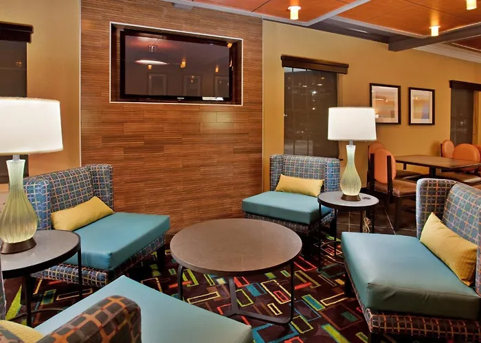 Holiday Inn Express Hotel & Suites North Kansas City By Ihg