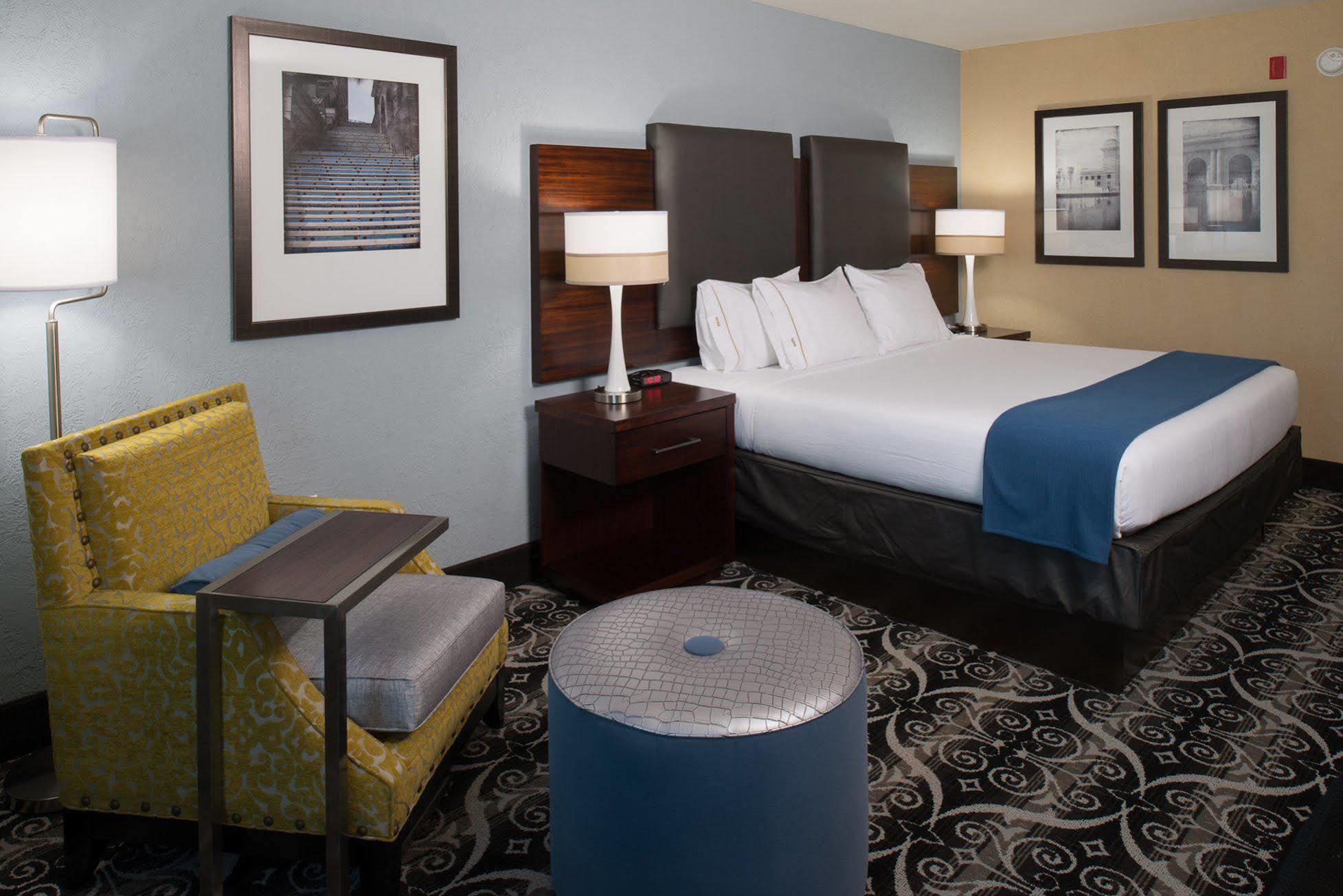 Hotel Express & North Kansas By Ihg 2*