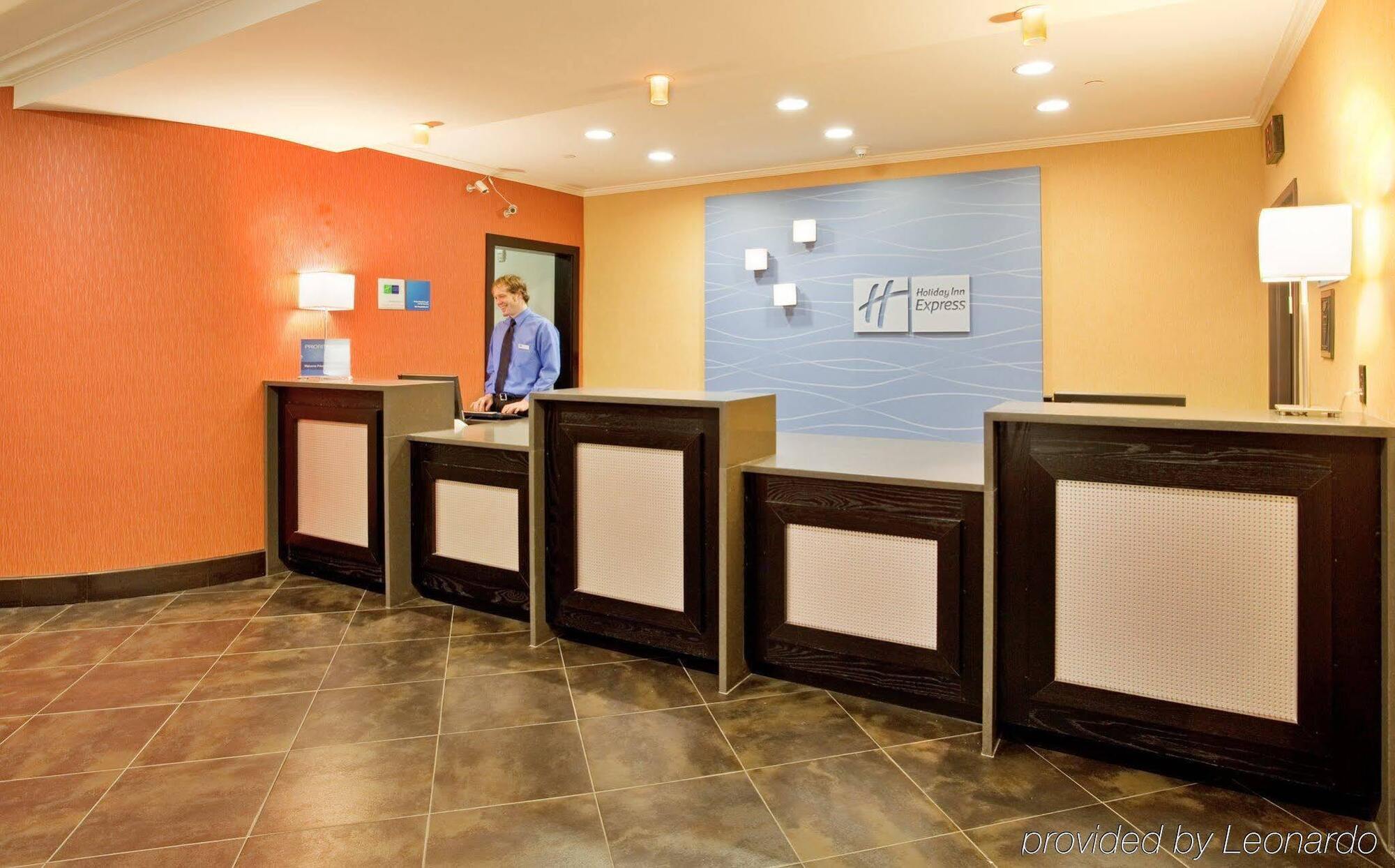 Hotel Express & North Kansas By Ihg
