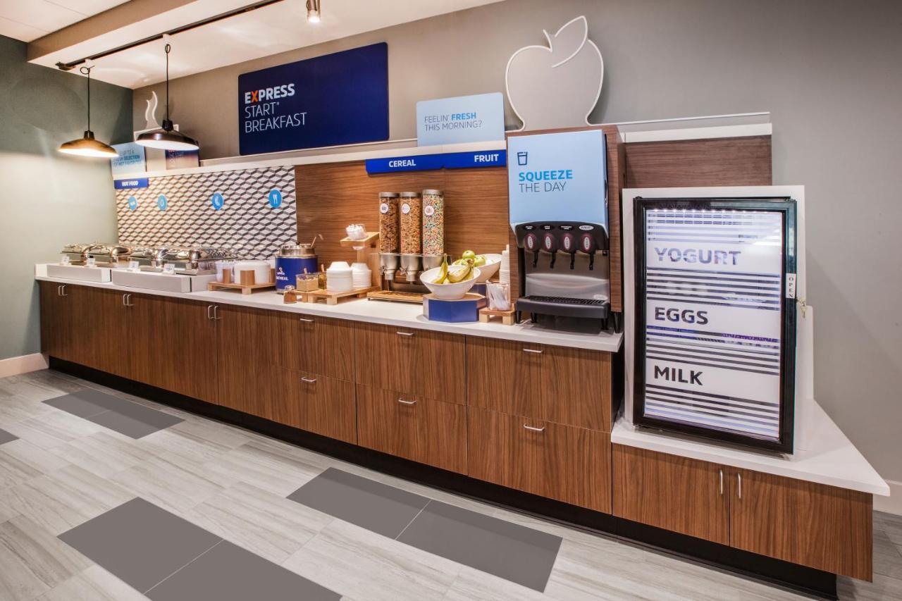 Express & North Kansas By Ihg Hotel