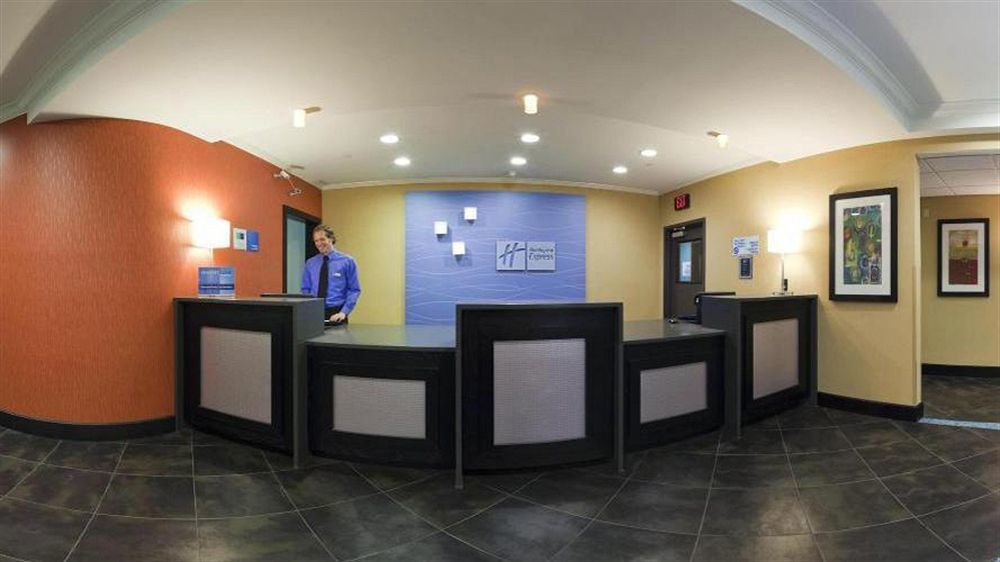 Hotel Express & North Kansas By Ihg