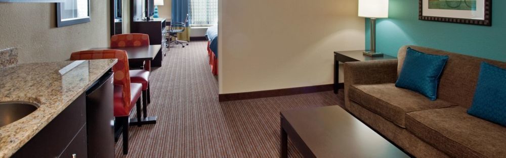 Express & North Kansas By Ihg Hotel Kansas City