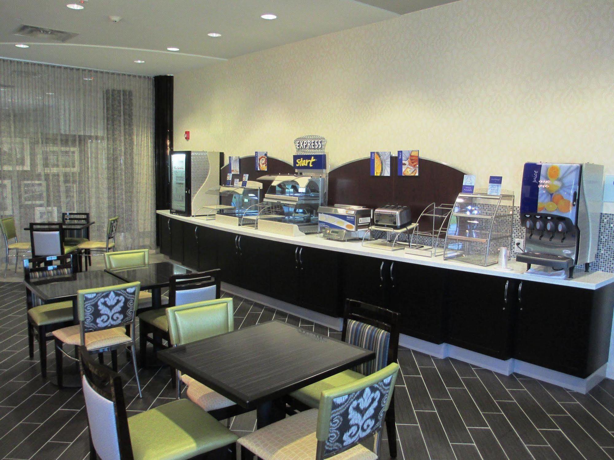 Hotel Express & North Kansas By Ihg Kansas City