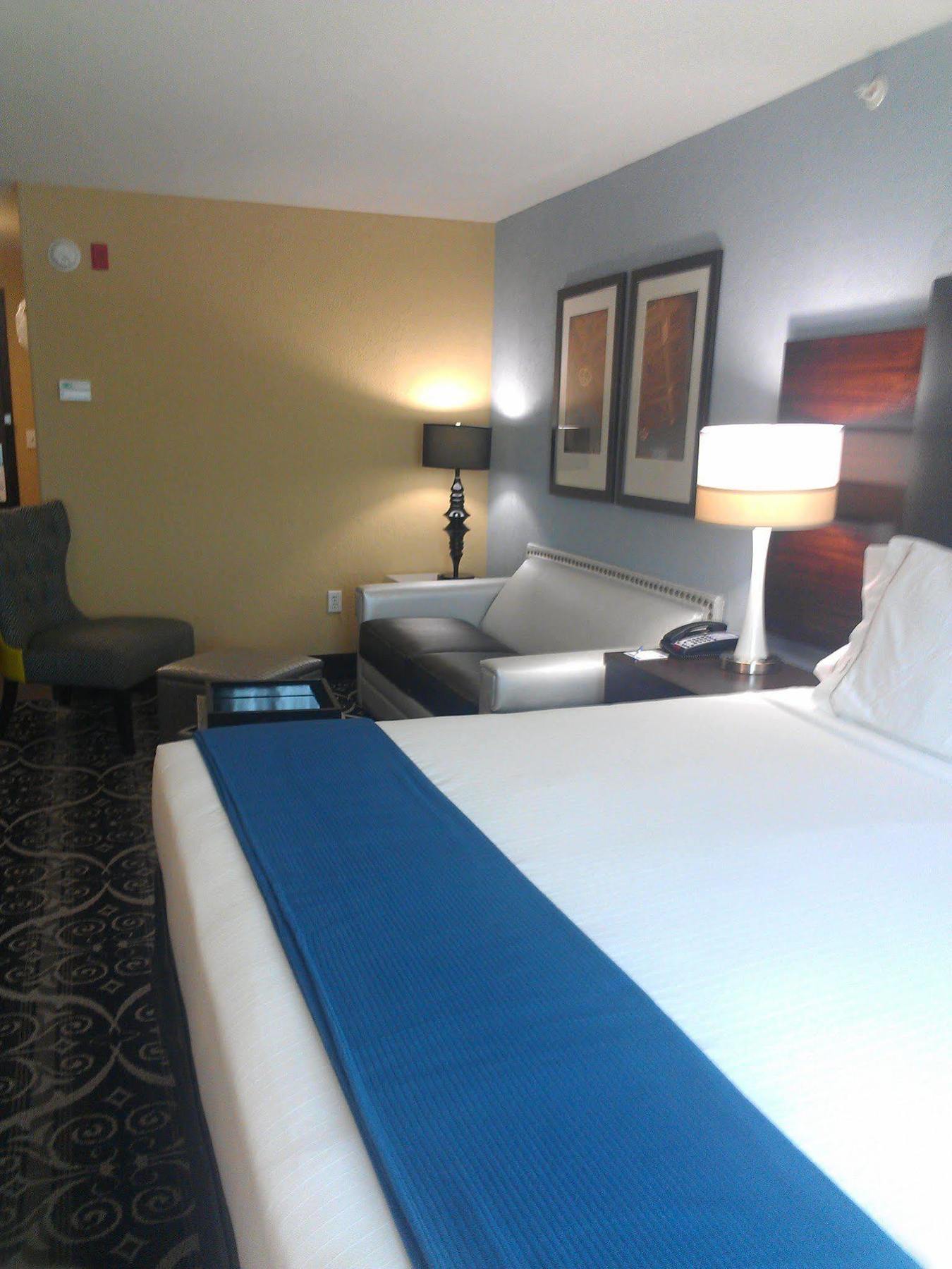 Express & North Kansas By Ihg