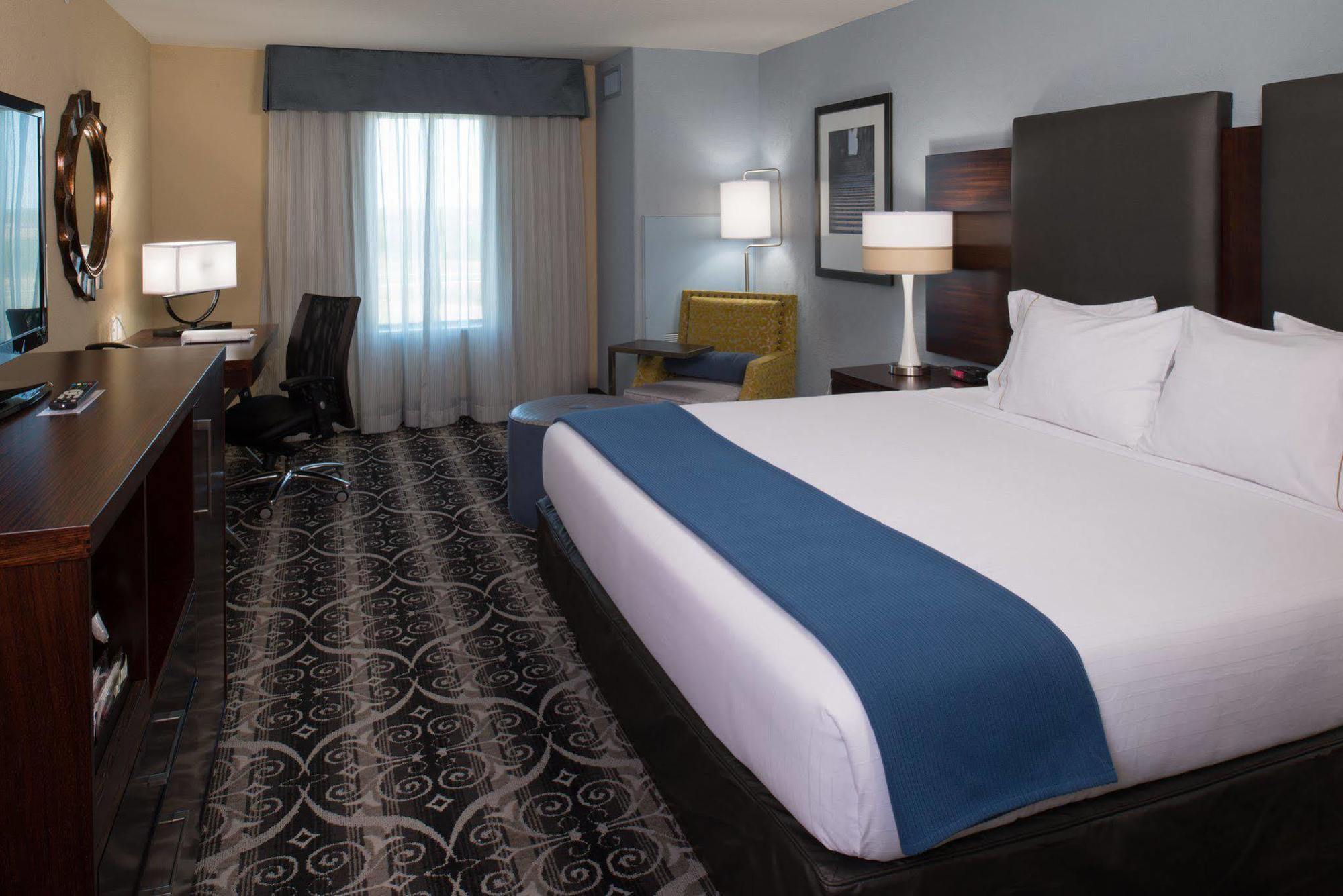 Hotel Express & North Kansas By Ihg 2*