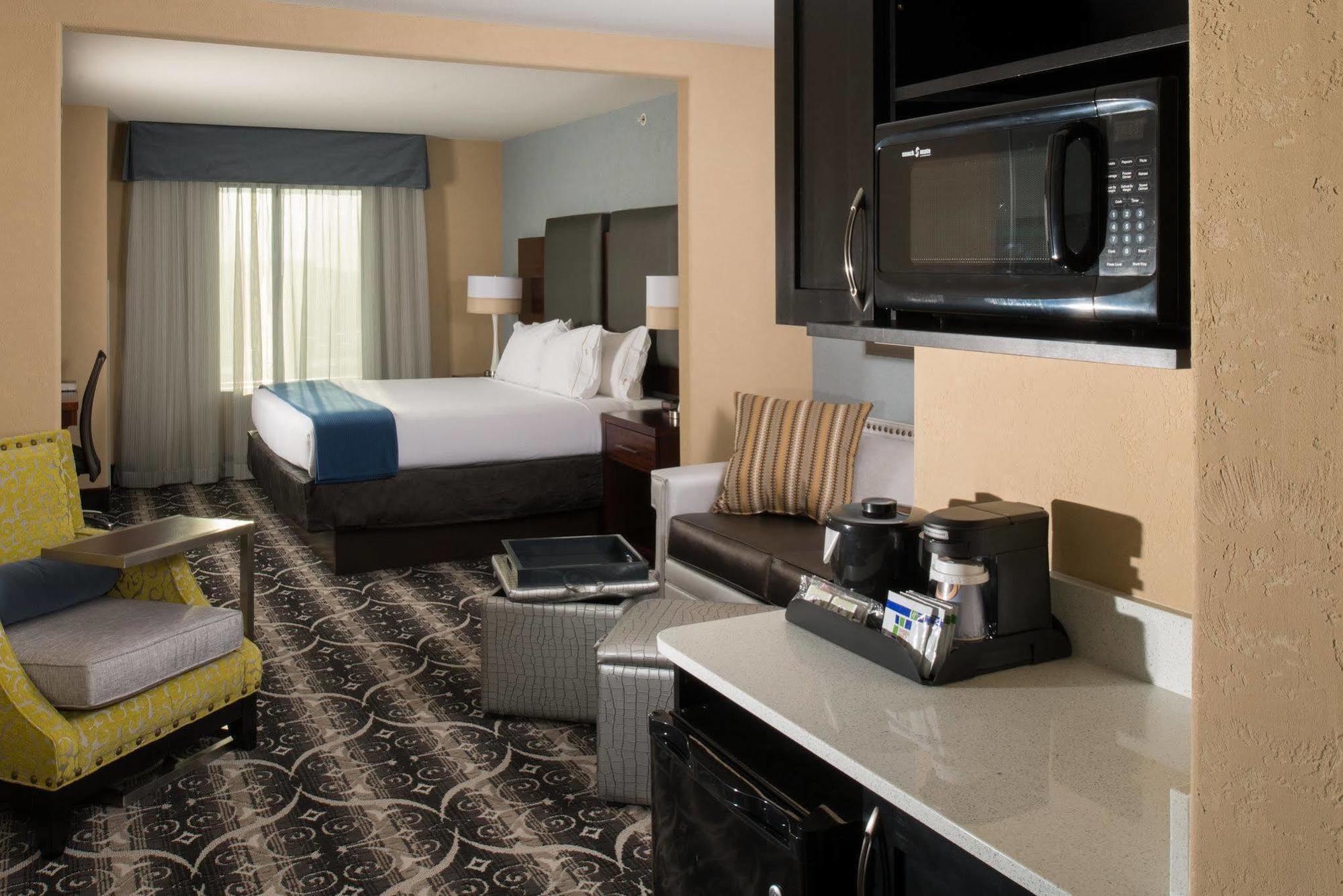 Hotel Express & North Kansas By Ihg