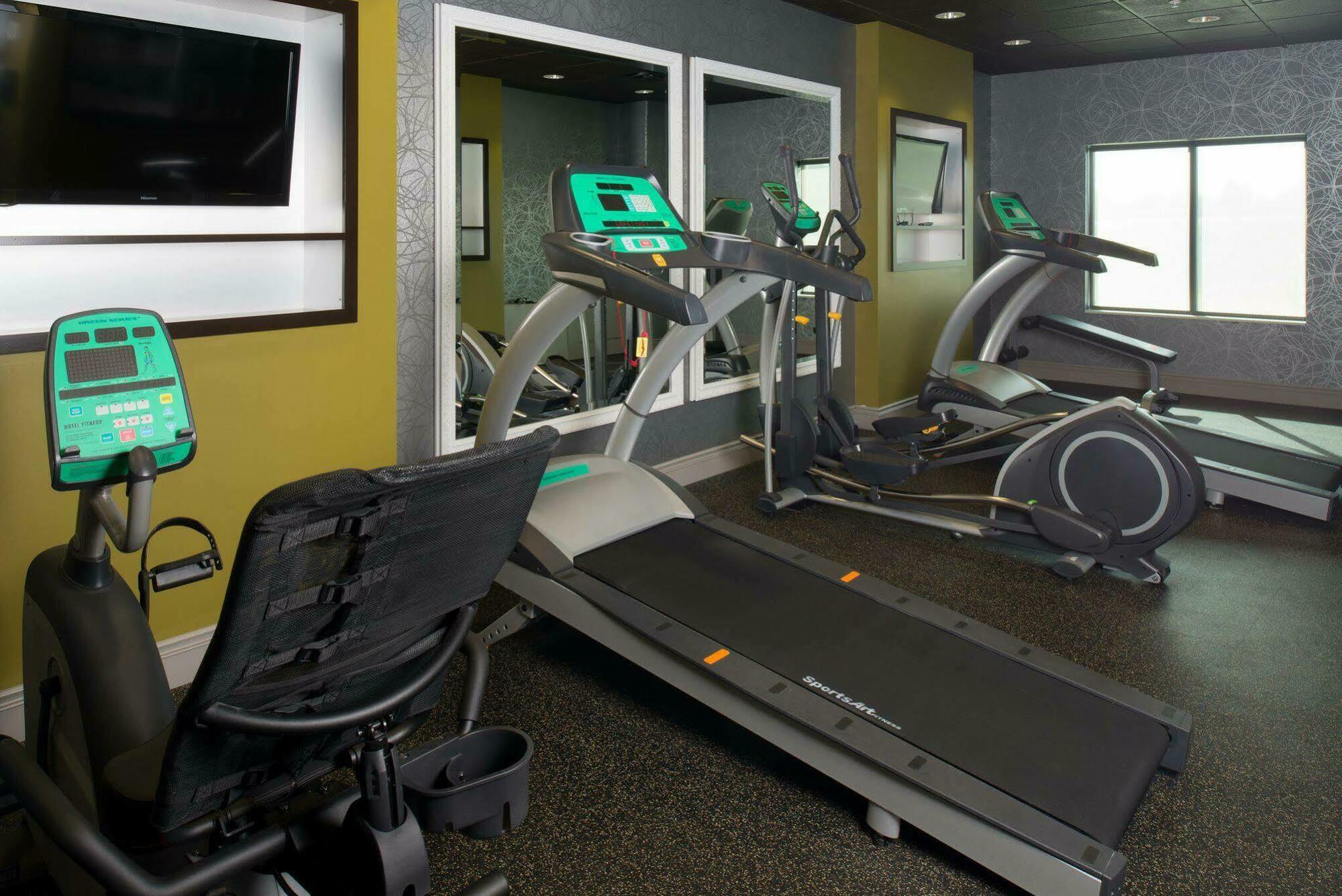 Express & North Kansas By Ihg Kansas City