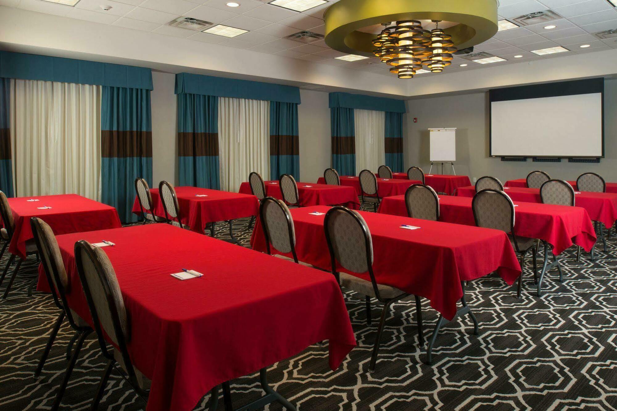 Express & North Kansas By Ihg Kansas City