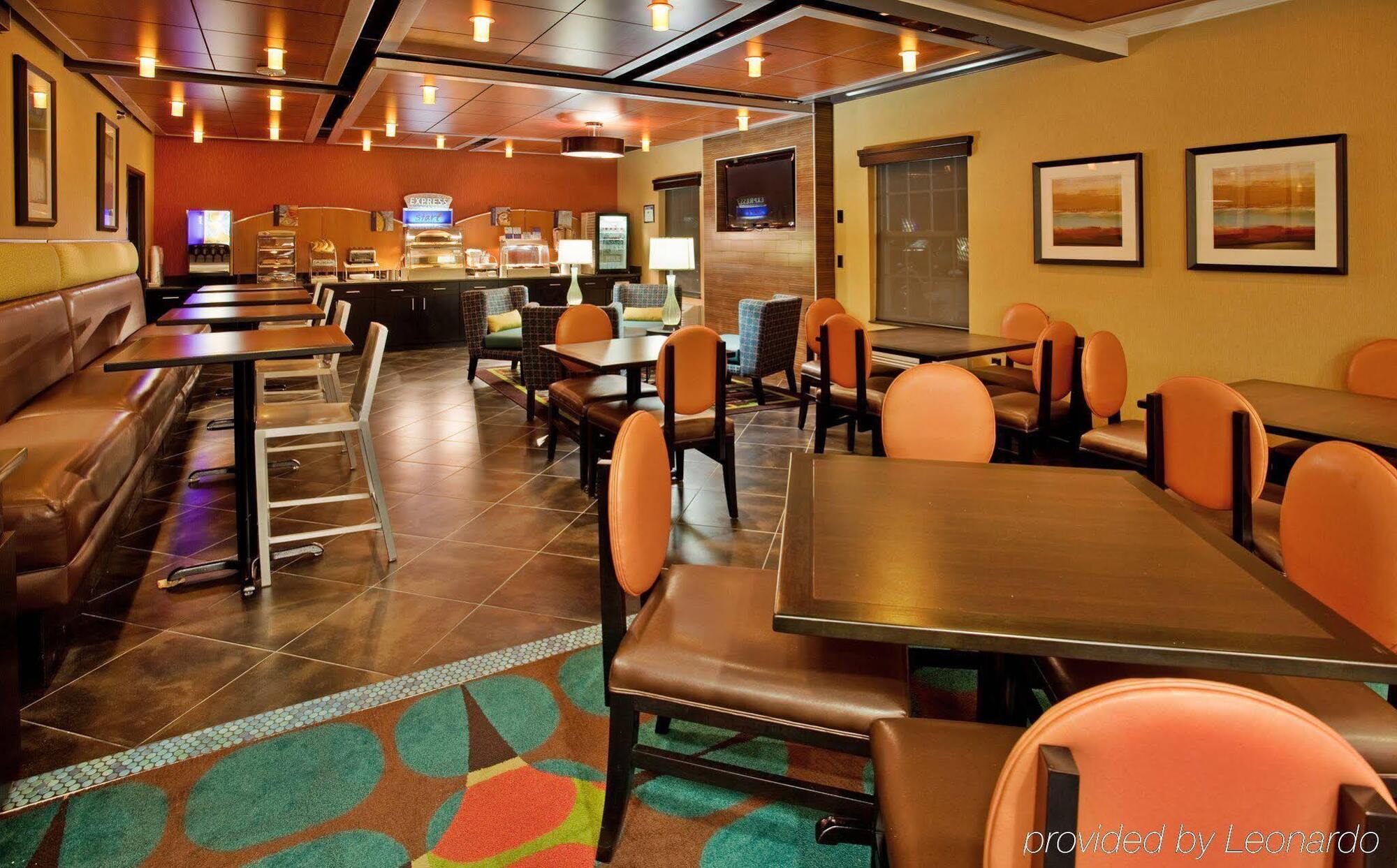 Express & North Kansas By Ihg Hotel Kansas City