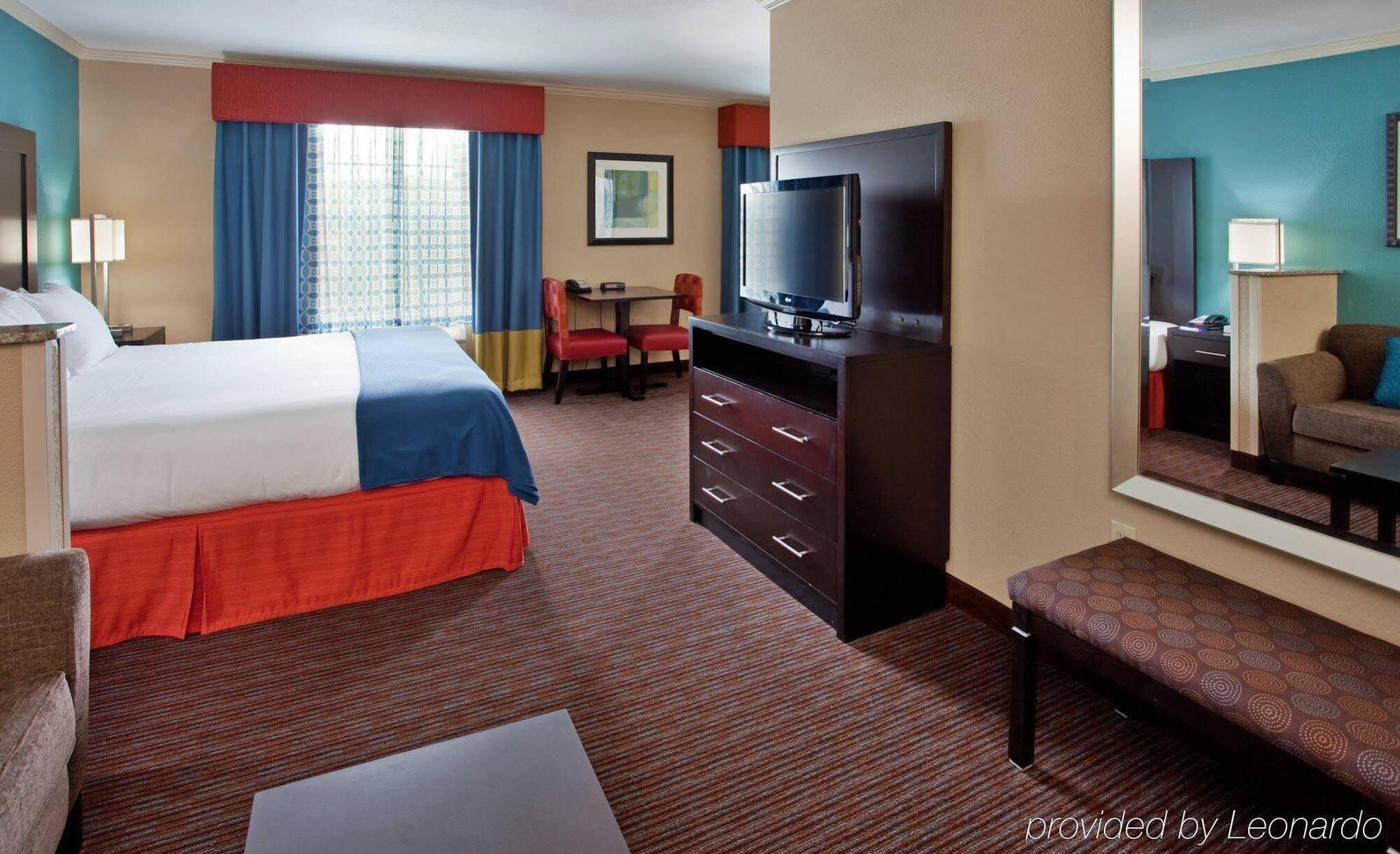 Express & North Kansas By Ihg