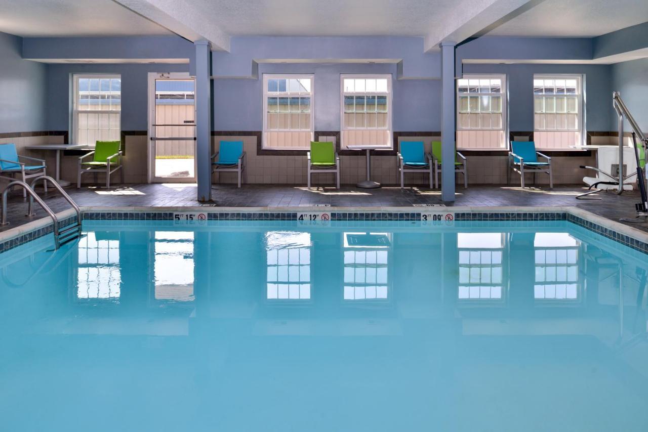 Hotel Express & North Kansas By Ihg Kansas City