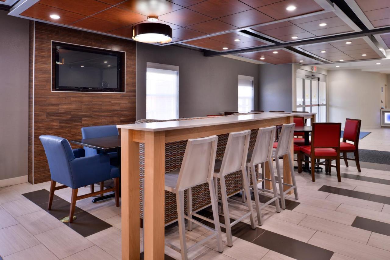 Express & North Kansas By Ihg 2* Kansas City