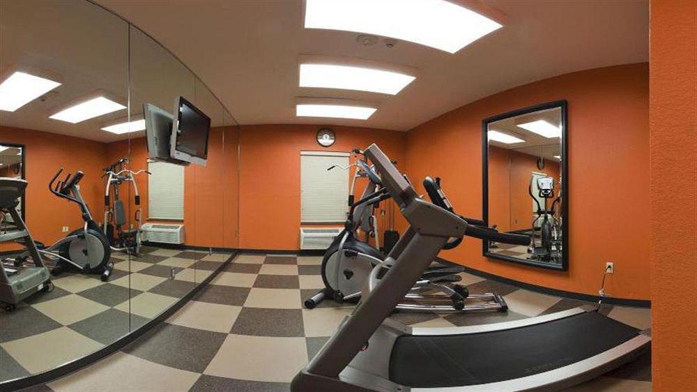 Express & North Kansas By Ihg 2* Kansas City